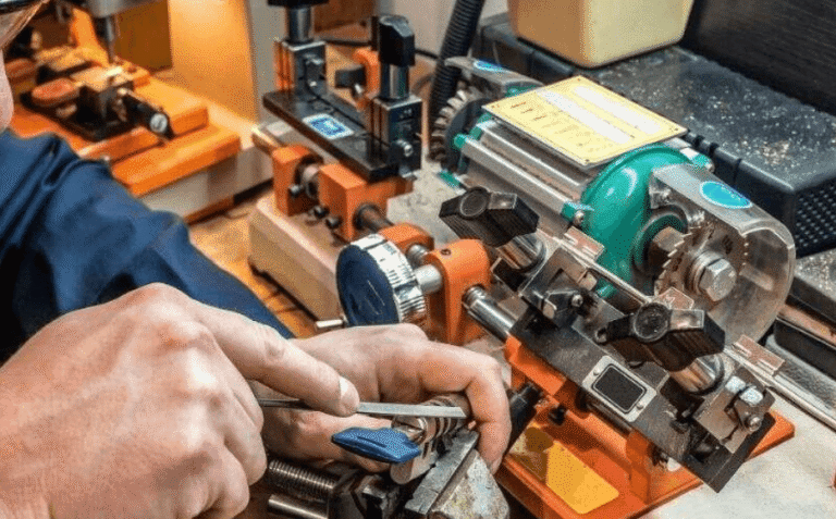 Emergency Car Locksmith Services for Fast and Reliable Car Key Solutions