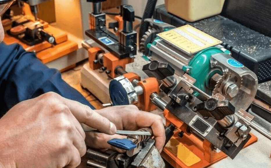 Emergency Car Locksmith Services for Fast and Reliable Car Key Solutions